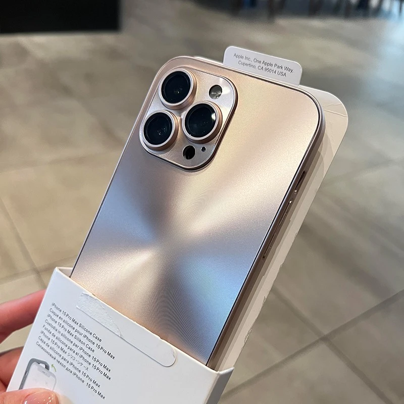 适用苹果16ProMax新款电镀纹极光15炫彩14全包自带镜头膜保护壳套