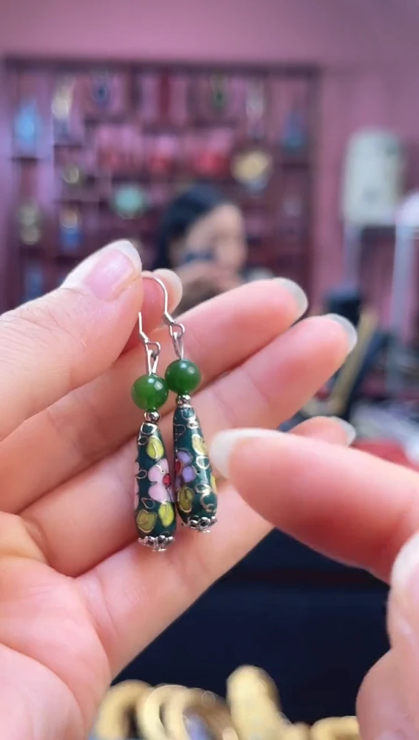 非遗技艺景泰蓝水滴耳坠墨绿色