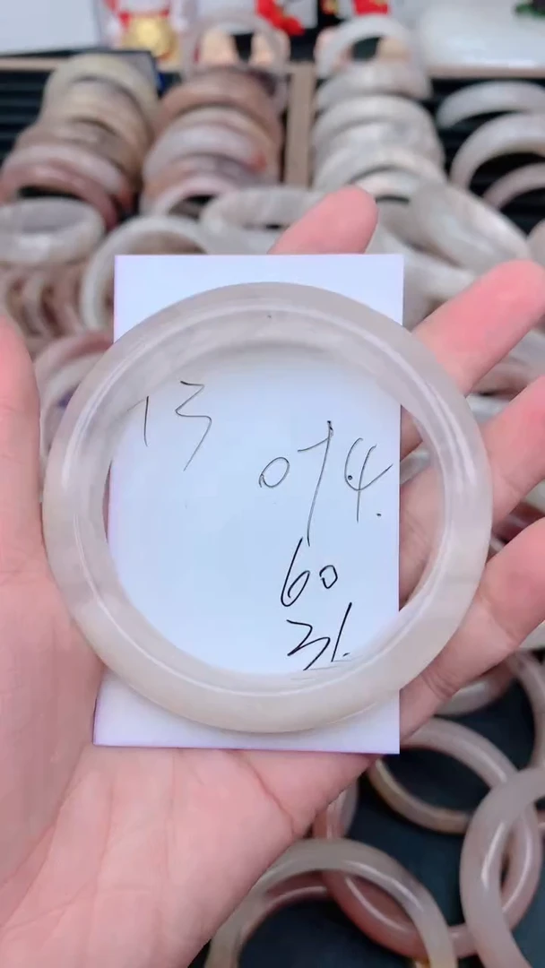 未镶嵌手镯石英质玉074