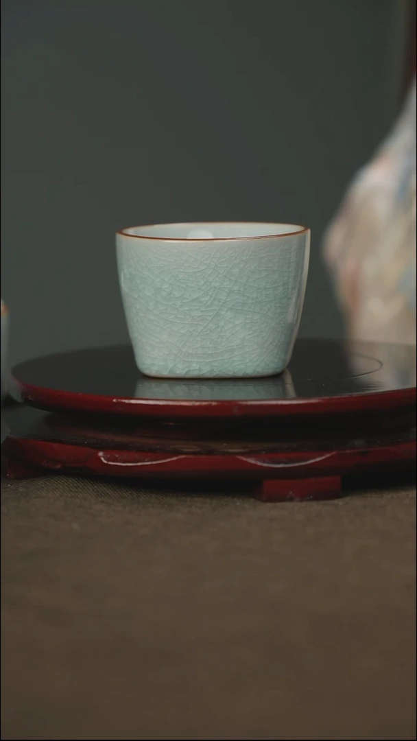 鱼鳞冰花 天圆地方 带底款