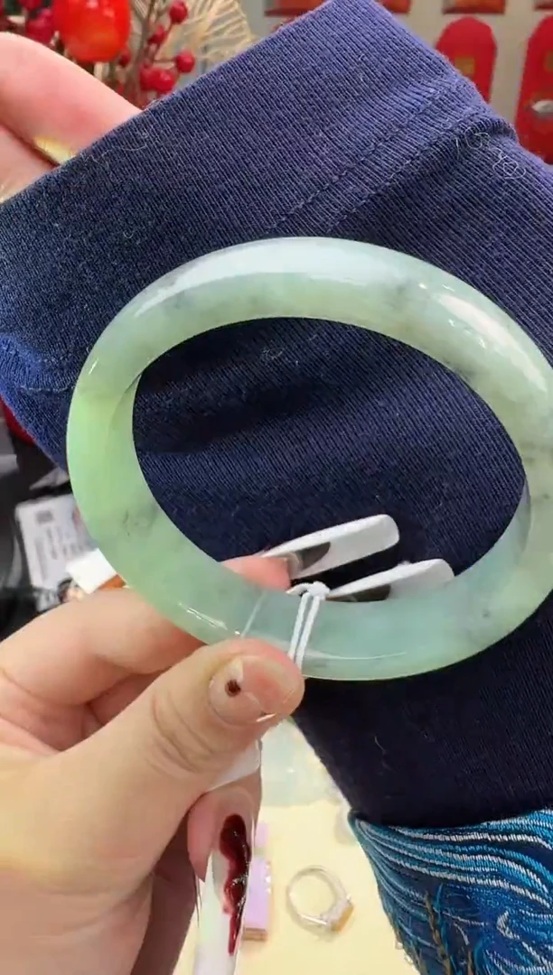 【闪购商品】翡翠手镯未镶嵌手镯