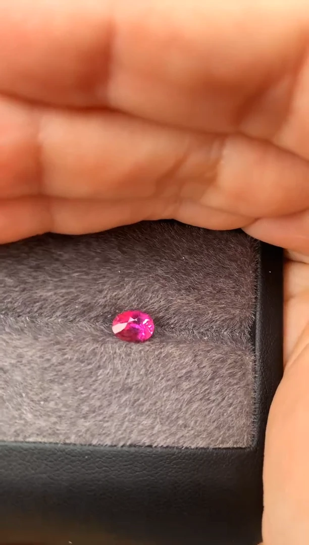 未镶嵌裸石定制蓝宝石椭圆型 粉蓝宝 1.02ct