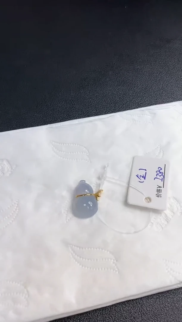 吊坠(不含链)18K金镶嵌翡翠简*?葫芦