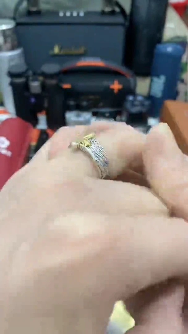 瓷片闪购商品 如图所示