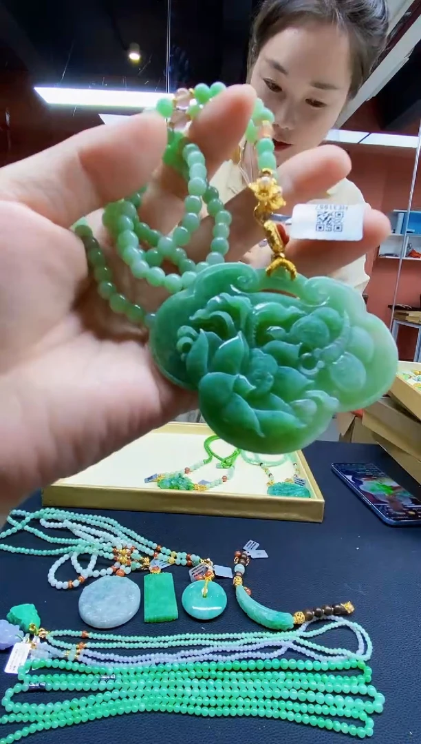 颈饰未镶嵌翡翠翡翠吊坠