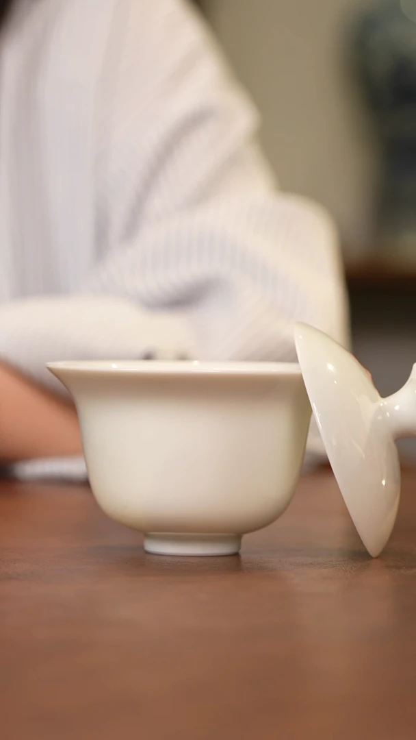 景德镇手工白胎岩茶盖碗