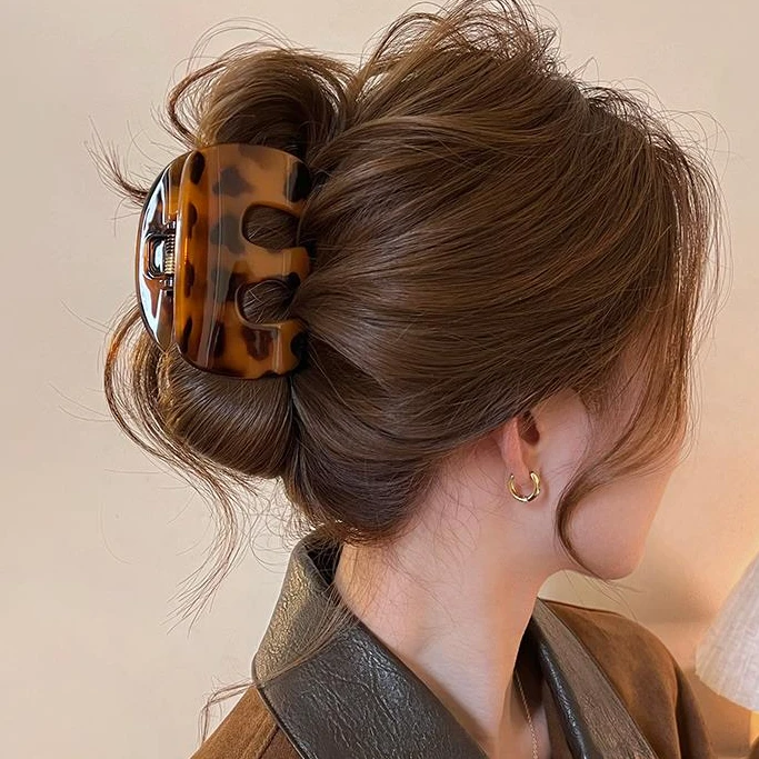 法式复古豹纹抓夹女高级感盘发夹子2025新款后脑勺百搭鲨鱼夹发饰