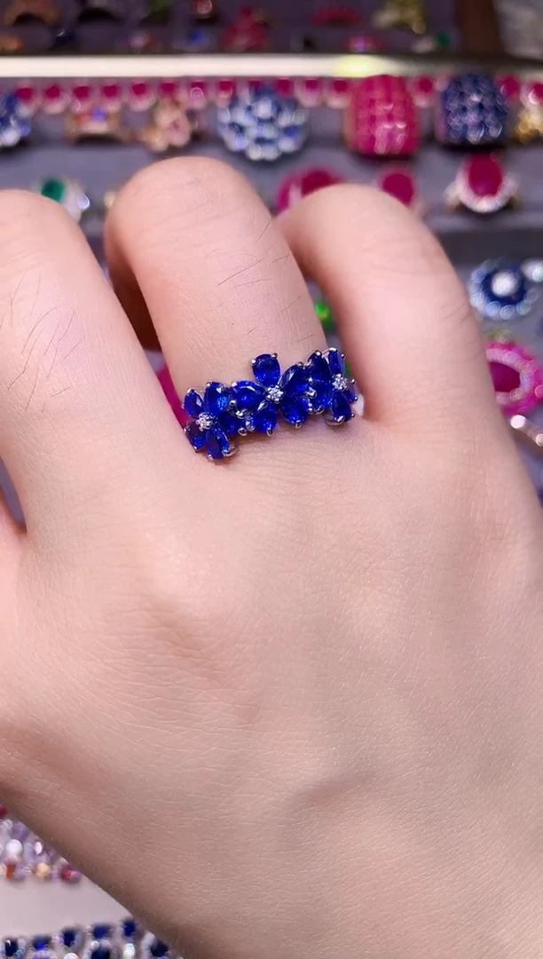 银S925镶嵌戒指红宝石....