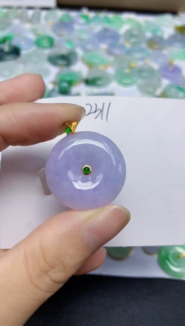 翡翠18K金镶嵌颈饰11111111111