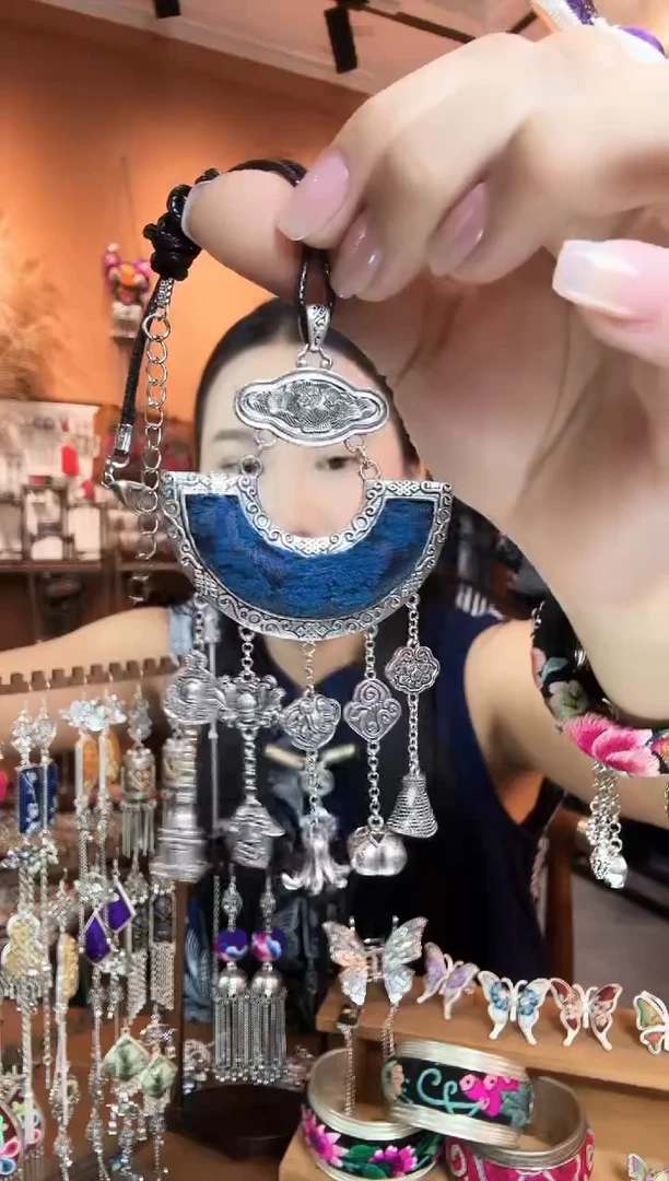 刺绣纯手工民族风吊坠