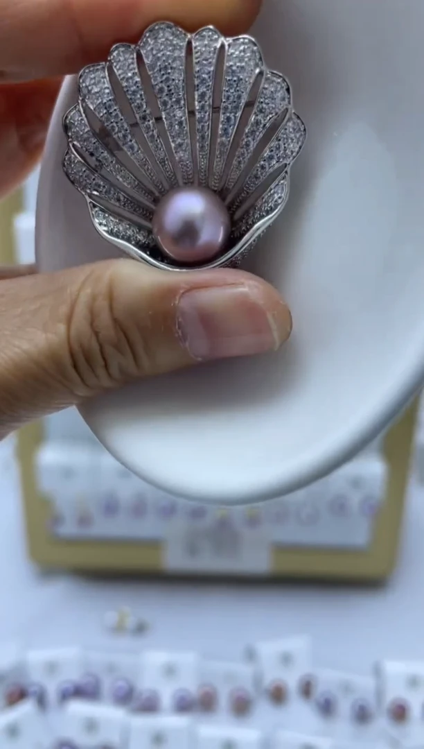 合金胸饰淡水珍珠胸针