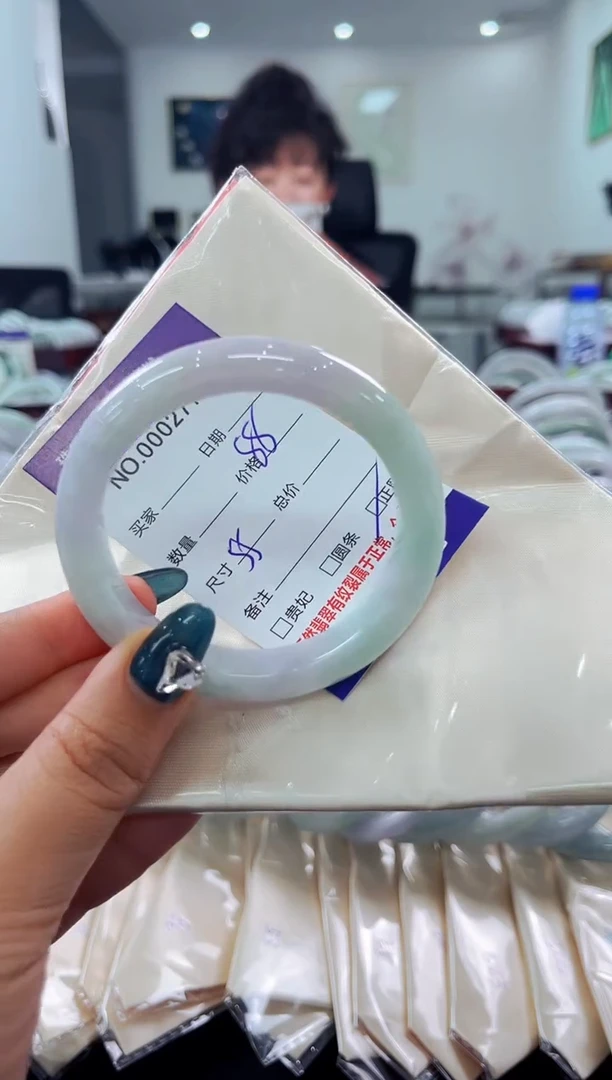 翡翠手镯未镶嵌天然缅甸A货翡翠