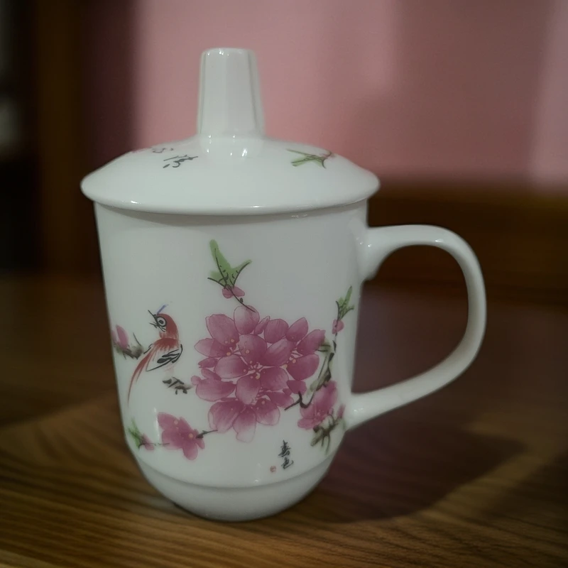 景德镇陶瓷水点桃花杯一个   200