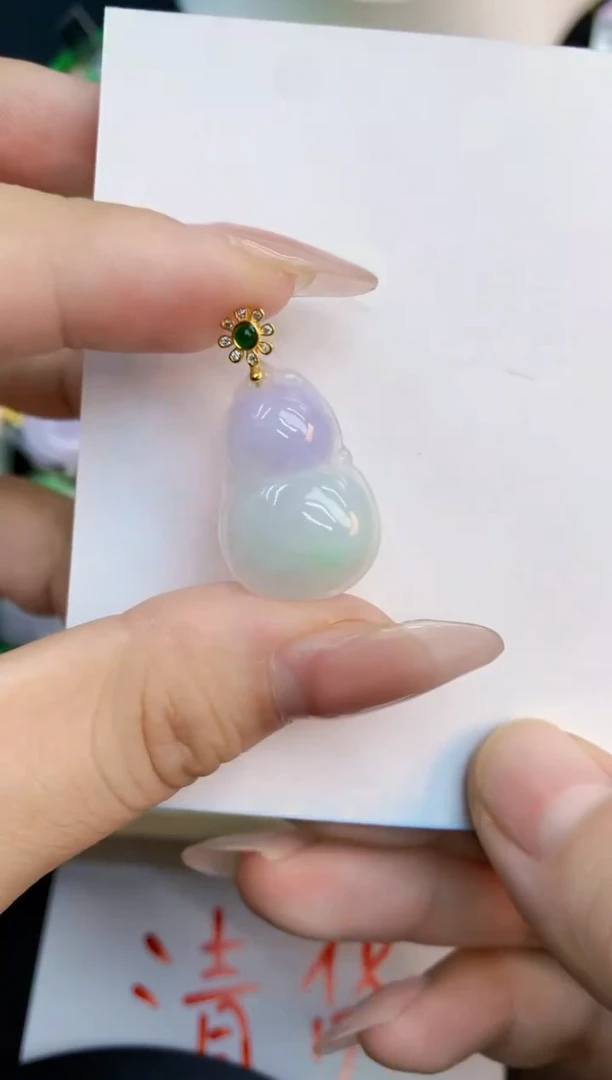 翡翠18K金镶嵌颈饰1