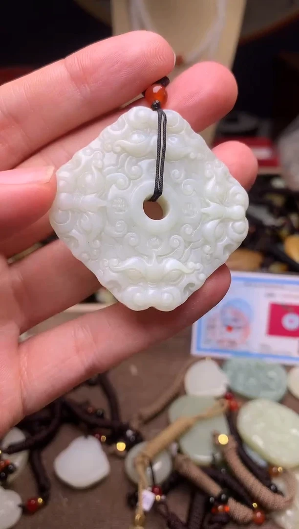 颈饰未镶嵌和田玉新疆料青海料清水和田玉吊坠