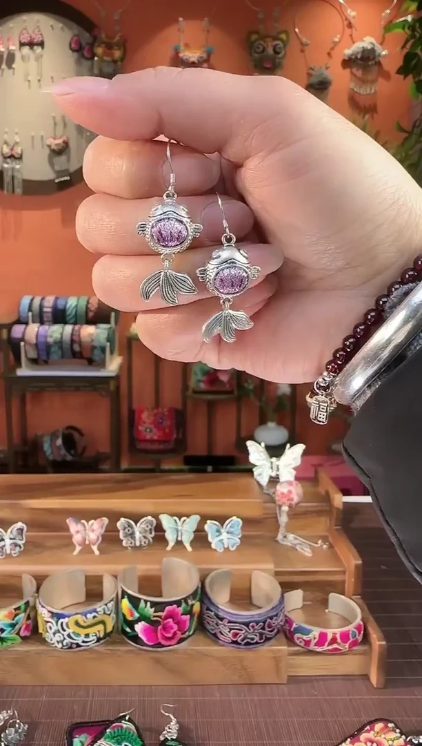 非遗手工刺绣饰品22