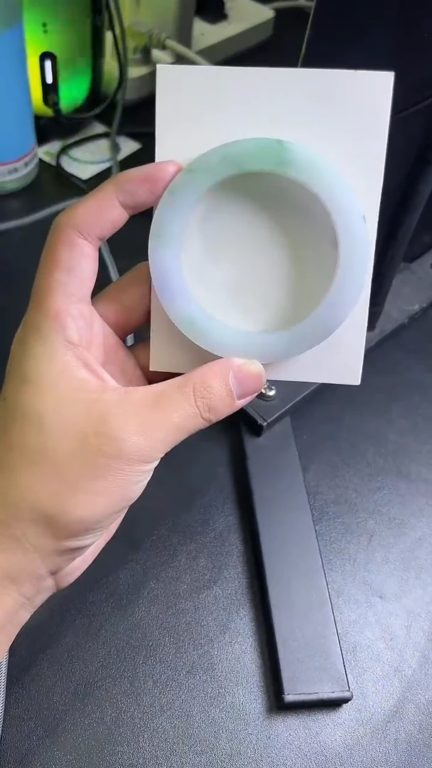 未镶嵌手镯定制翡翠小*玲手镯