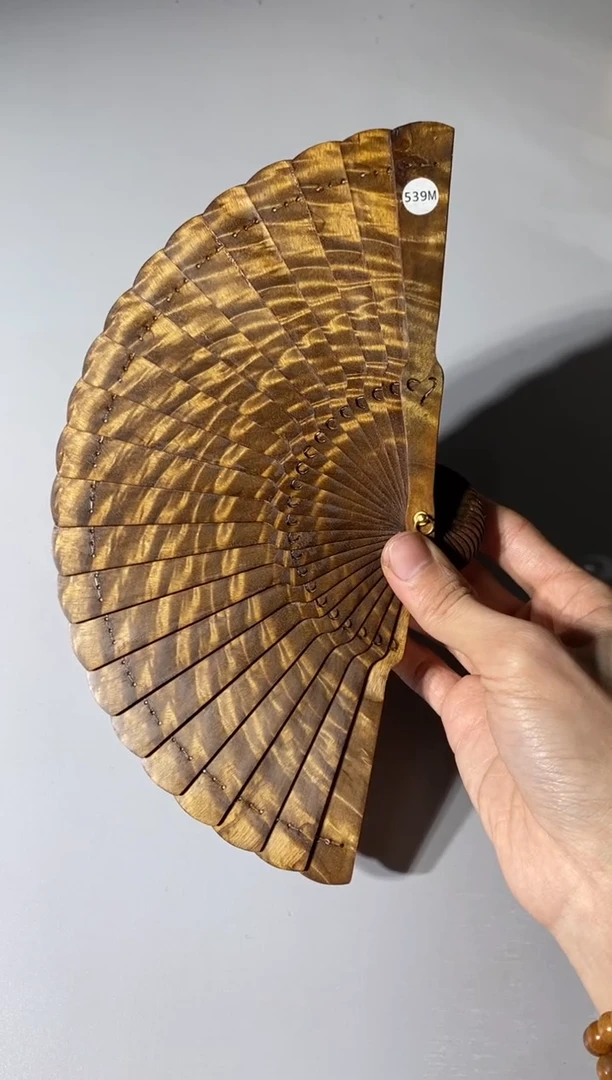 【闪购商品】金丝楠木雕539号15cm金丝楠木小叶桢楠扇子