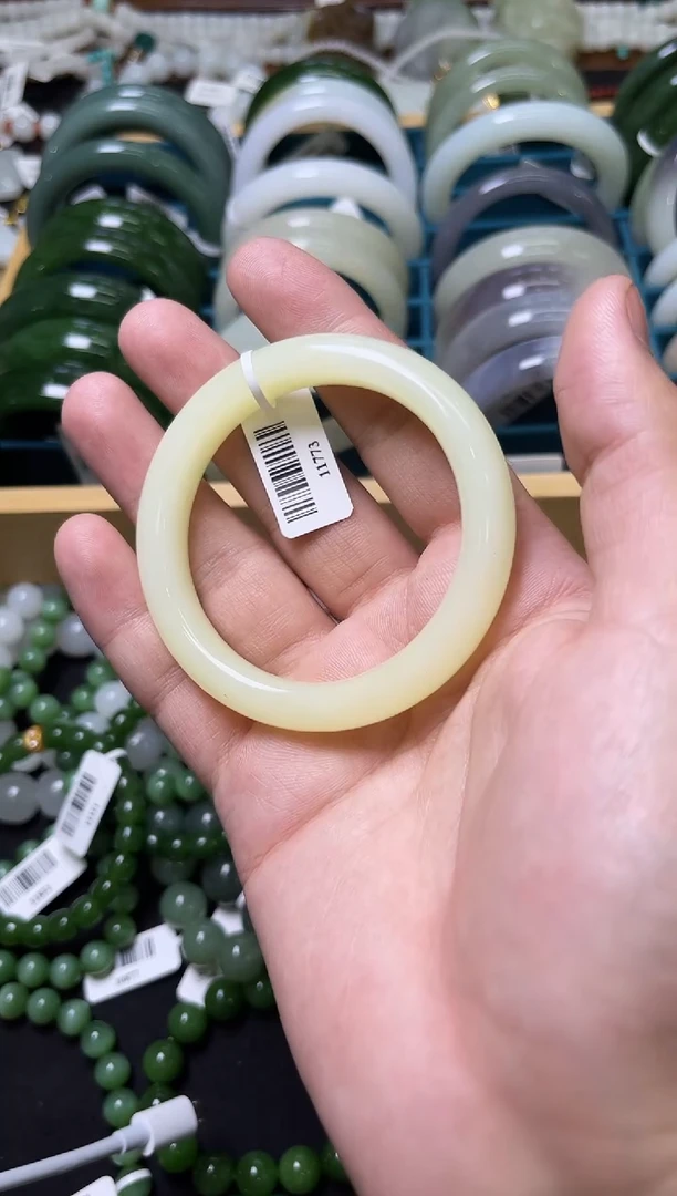 未镶嵌手镯和田玉多****?小艾多样性发货拍一发一