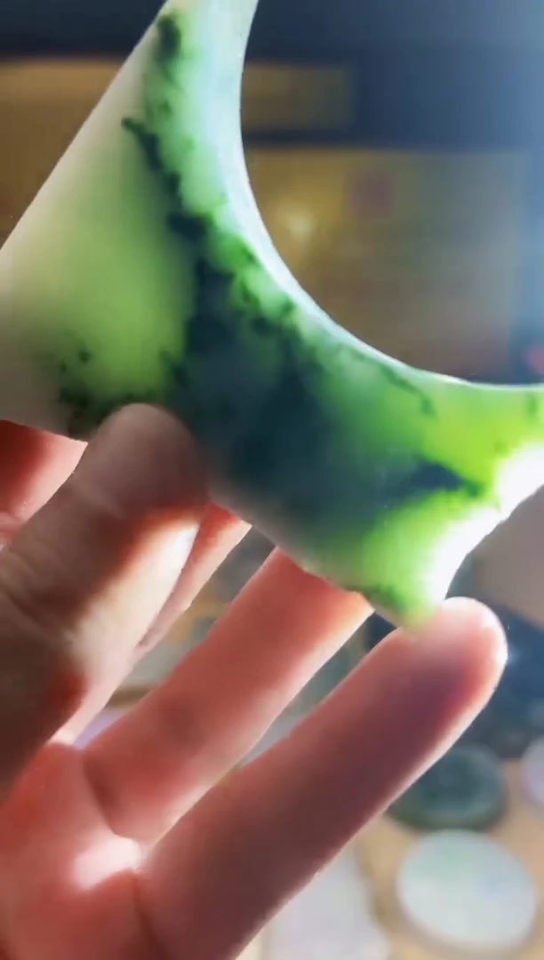 翡翠挂件未镶嵌A货张麦7537