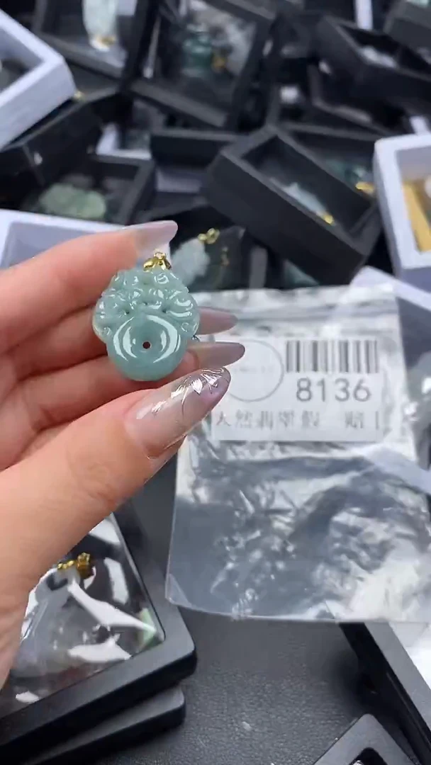 吊坠(不含链)未镶嵌翡翠8136