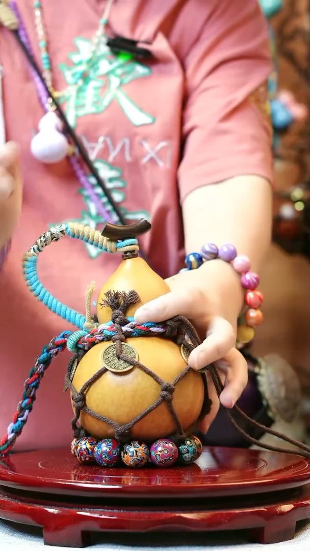 大漆酒葫芦，一物一拍送底座漏斗739