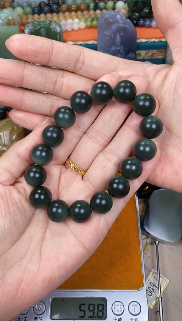 和田玉未镶嵌颈饰走**看和田玉