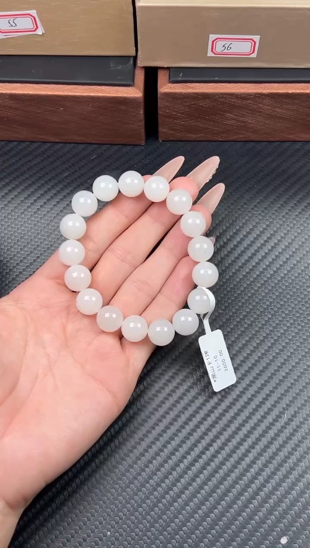 未镶嵌手串和田玉黑山微色差卡12M