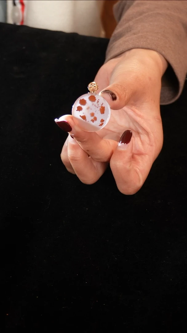 吊坠(不含链)18K金镶嵌南红玛瑙圆牌吊坠