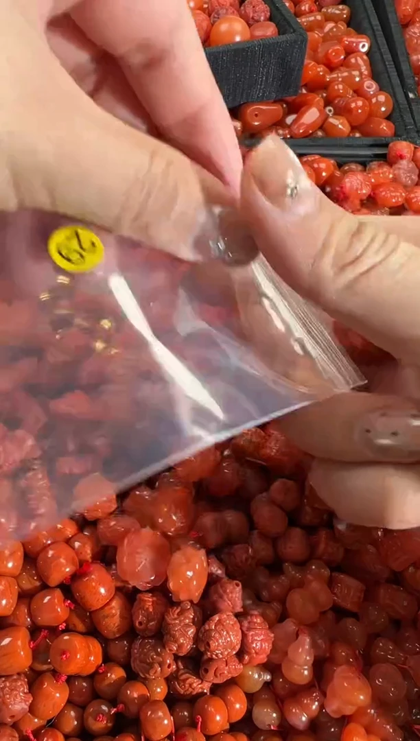 【闪购商品】南红玛瑙颈饰未镶嵌1