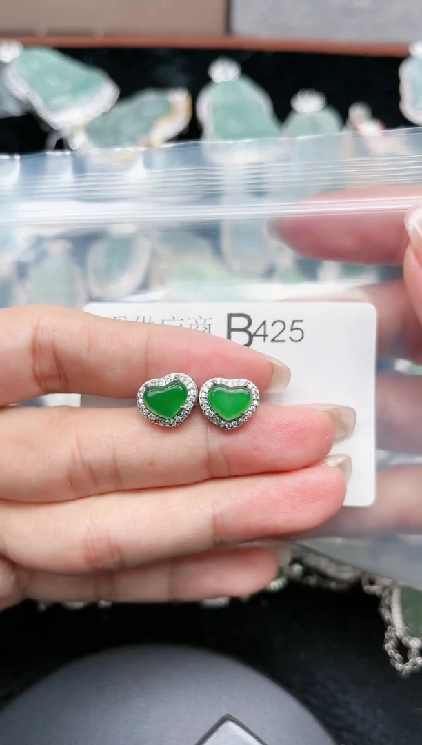 【闪购商品】翡翠颈饰未镶嵌425赠皮绳
