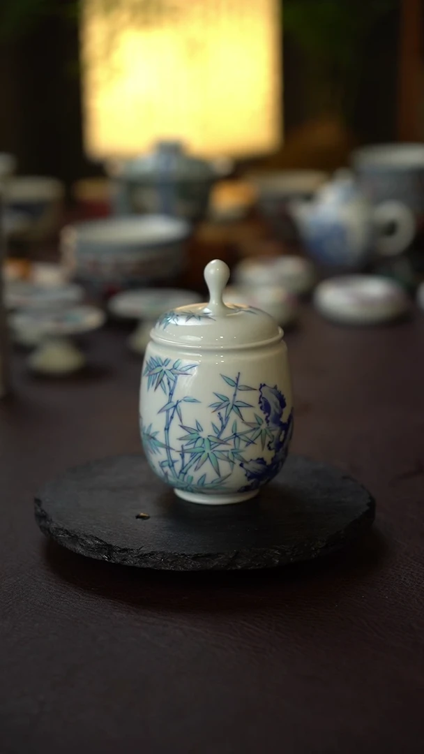 景德镇全手工手绘斗彩竹石茶叶罐02号