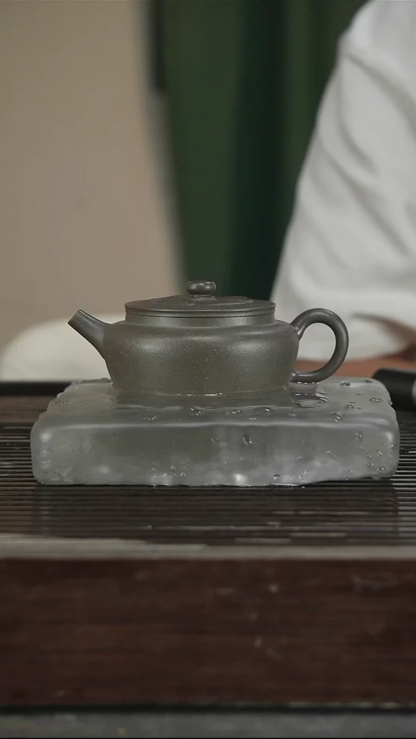 茶壶紫砂夏亦勤，带证160CC107号