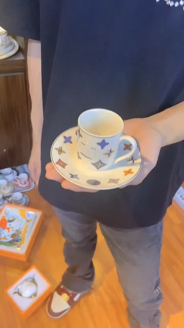 杯鸿辉家品牌瓷器，京东包邮！