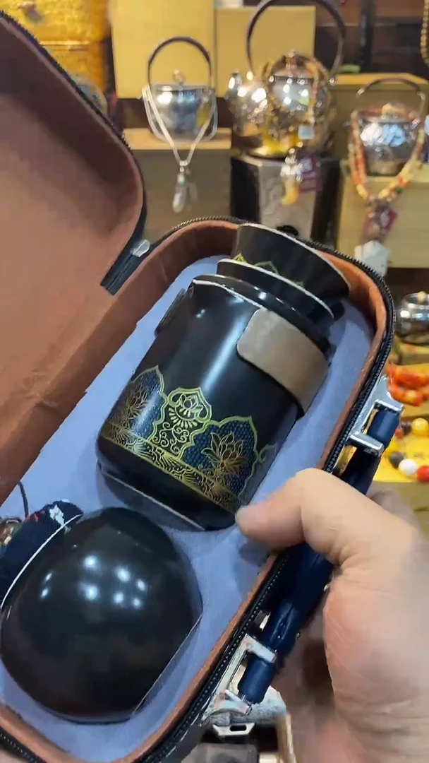 瓷片闪购商品 如图所示