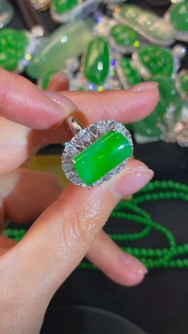 【闪购商品】翡翠颈饰未镶嵌戒指