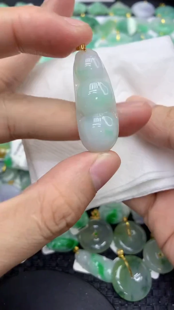 颈饰18K金镶嵌翡翠天然缅甸A货翡翠