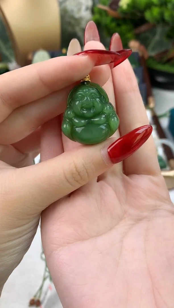 颈饰未镶嵌和田玉吊坠