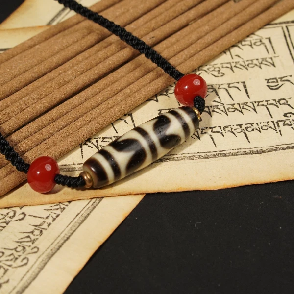 20世纪中线双虎牙玛瑙珠/LBT1467Z/古玩老串/律宝堂