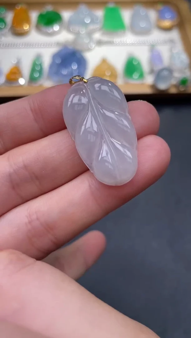 翡翠18K金镶嵌颈饰2.......