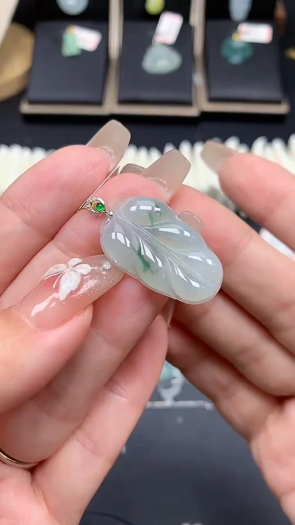 【闪购商品】翡翠吊坠(不含链)18K金镶嵌MS114138