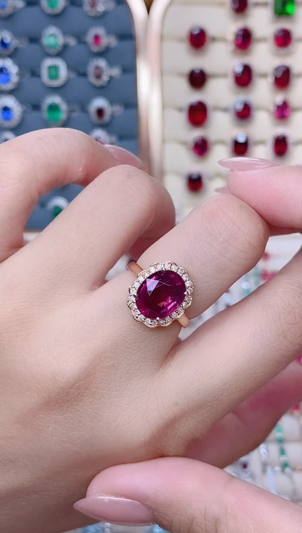 18K金镶嵌碧玺戒指碧玺5ct