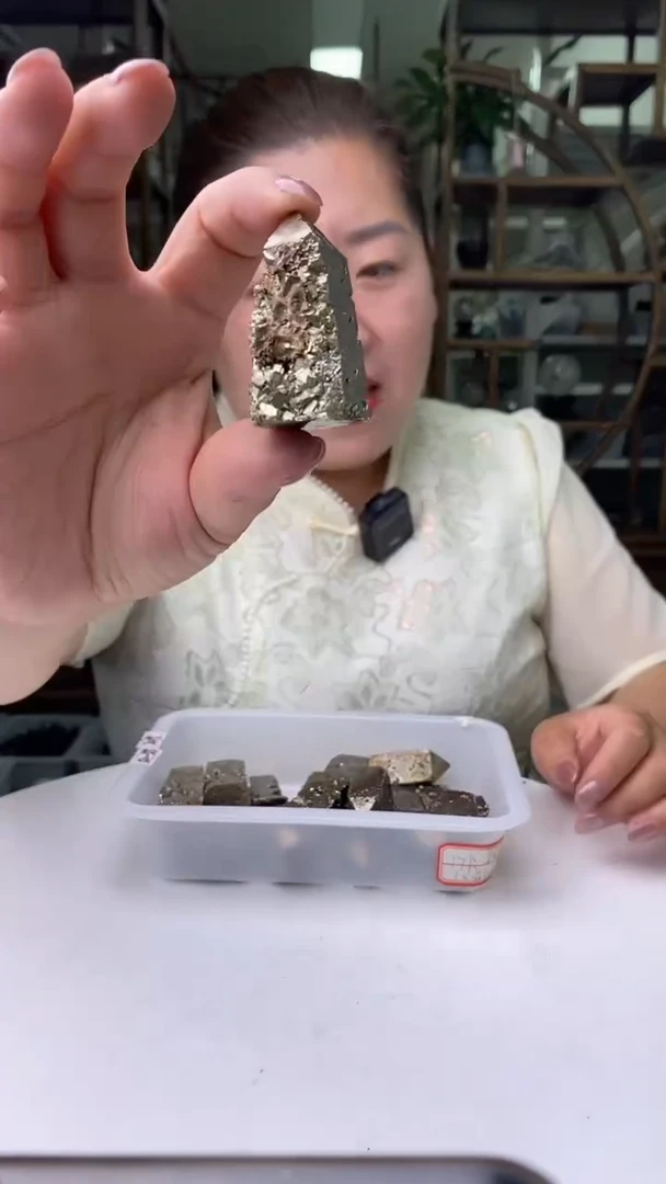 水晶珠宝半成品未镶嵌黄 铁 矿柱子D644多样性发其一50-55