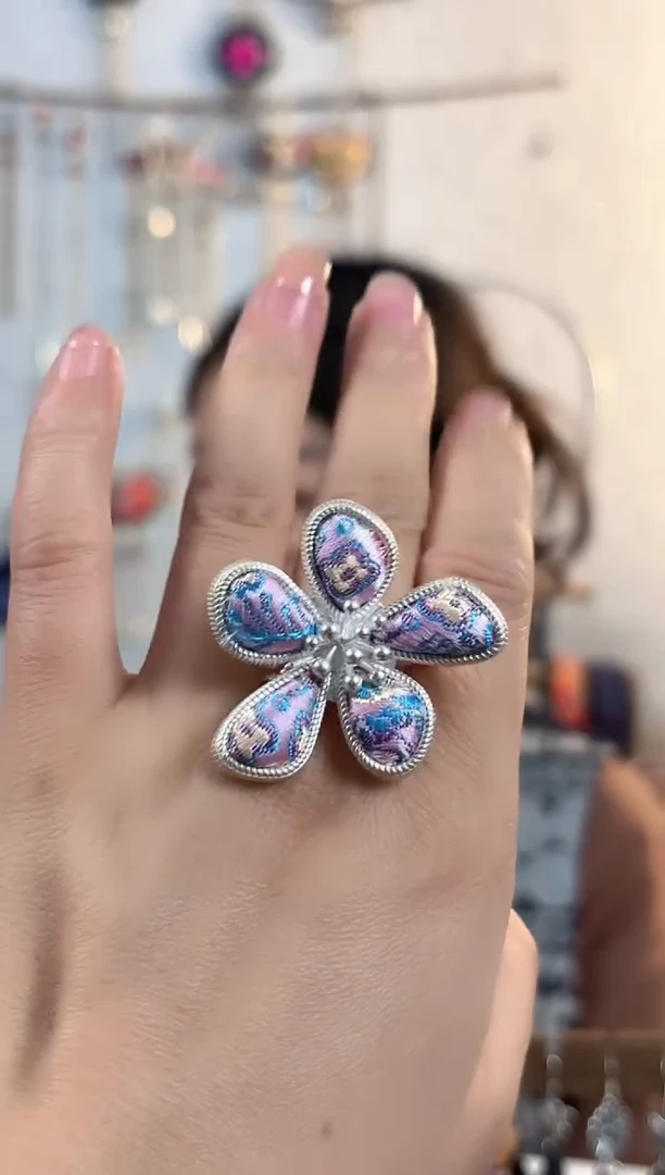 织绣彩云南阁非遗老绣饰品172