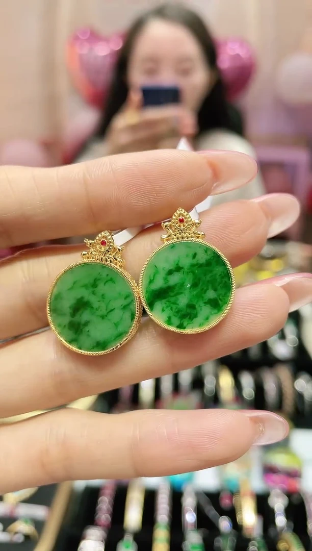 18K金镶嵌翡翠吊坠（不含链） 多样性发其1