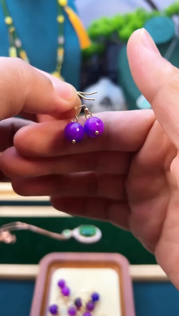 苏纪石（舒俱来）14K金镶嵌耳钉       E05