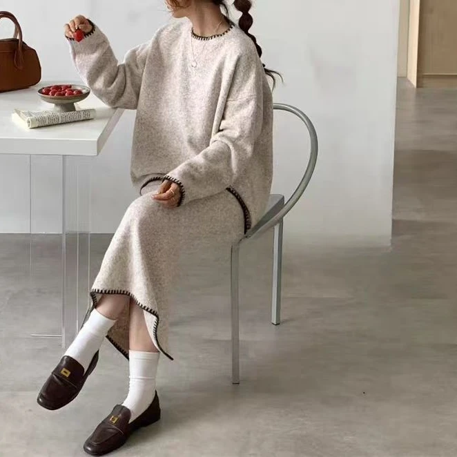 H6404 撞色包边针织套装 圆领上衣 + 开叉长裙 温柔慵懒风