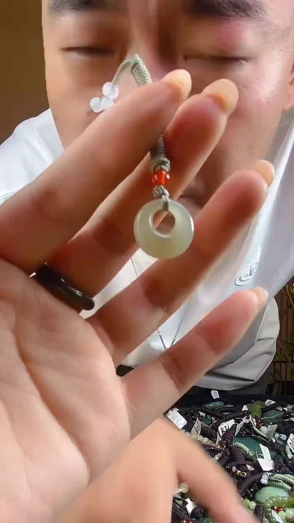 和田玉未镶嵌颈饰多样性发货，拍一发一