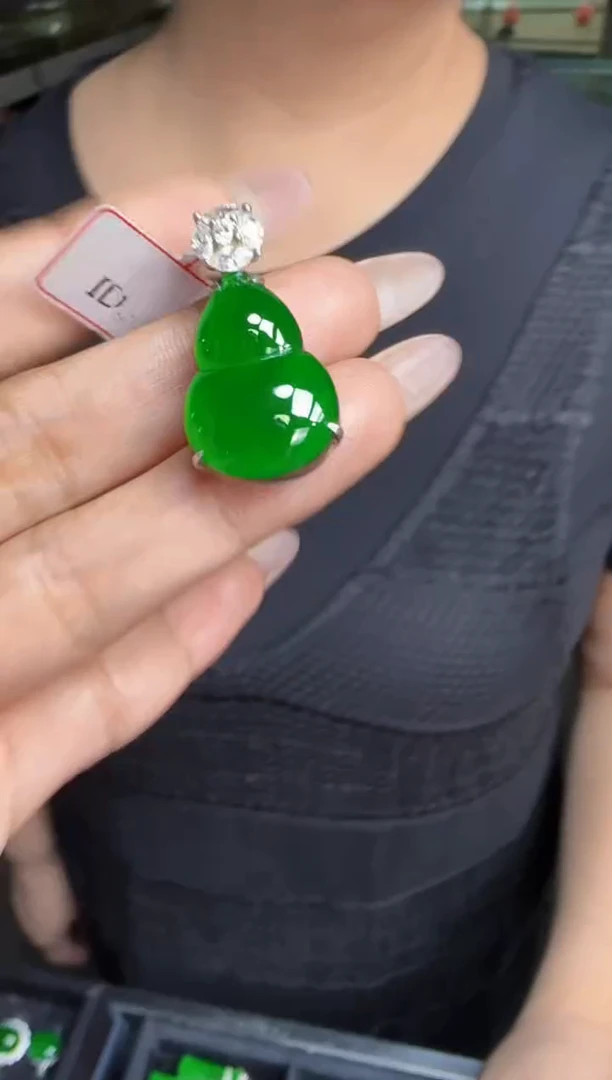 未镶嵌定制翡翠翡翠吊坠72