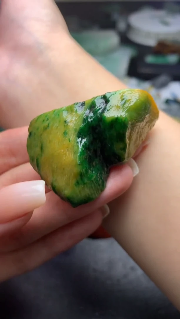 未镶嵌定制翡翠薄****?毛货49.7-32-17